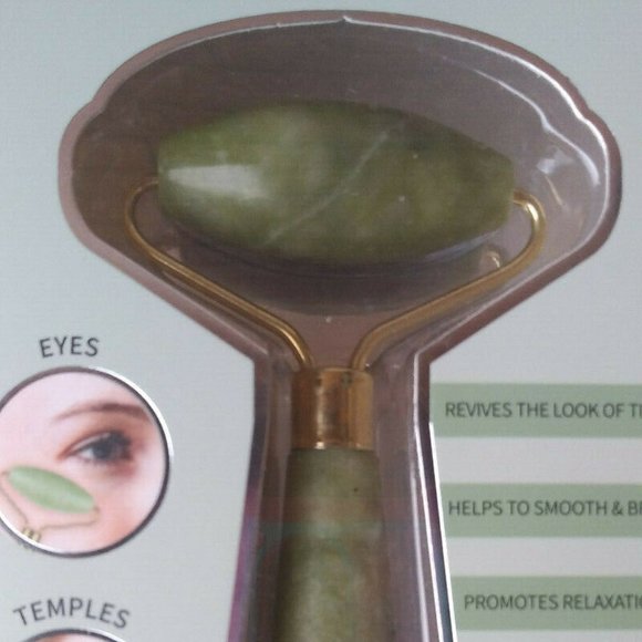 Jade Facial Roller - Picture 4 of 5